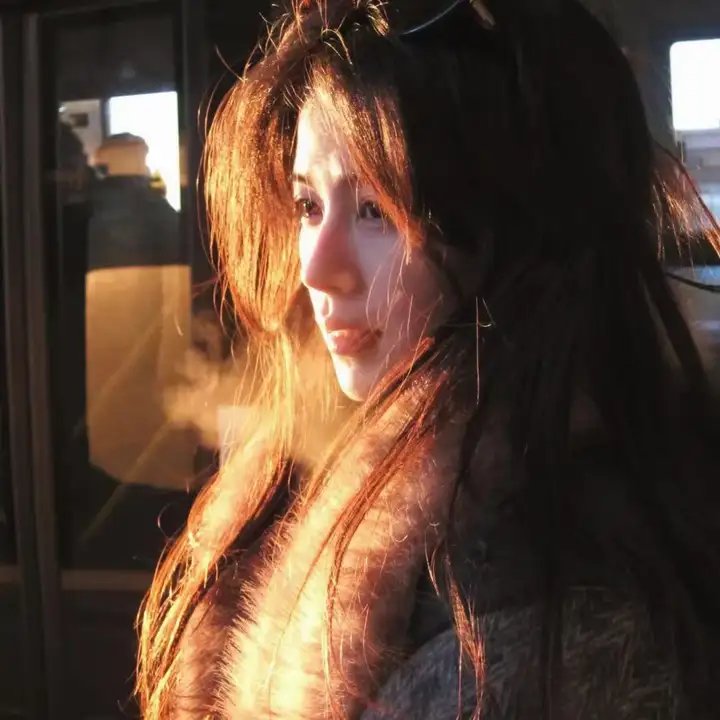 10号舱里的女人